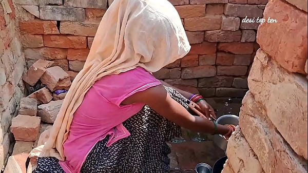 While I was washing the utensils, my husband got excited, took me to the room and fucked me. Best Indian Sex Video Hindi.